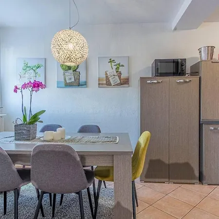 Vicolo Dei Fiori Holiday home Luino